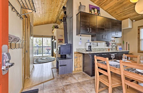 Wildernest Condo | 10 Mi to Ski: Condo w/Mtn Views in Silverthorne
