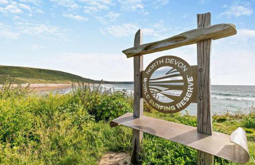 Mortehoe Apartment | 10 Middlecombe - Luxury Apartment at Byron Woolacombe, only 4 minute walk to Woolacombe Beach!