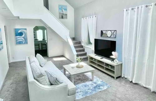Indianapolis House | 10 min to Speedway! Large Home, Desirable Area!
