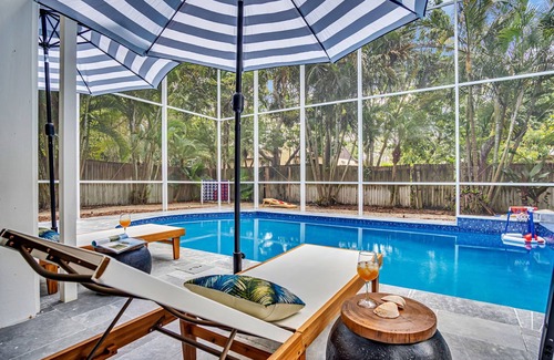 Palm Harbor House | 10 Min to the best beach & golf course! Home with Pool, Hot Tub & Game Room!n