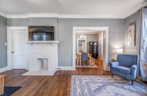 Memphis House | 10 Min to U of Memphis-Rozelle Retreat Right Unit