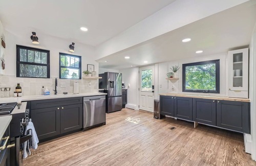 Edgewater House | 10 mins to DT Denver~ Newly Renovated~ Fire Pit