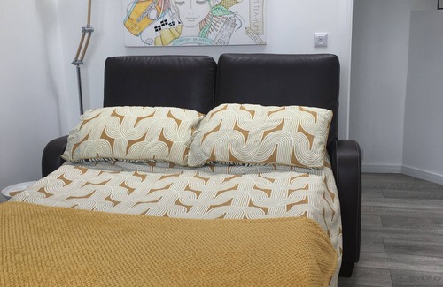 Camborne Bed & Breakfast | 10 Minute Drive to the Beach - Private Suite B & B - North Cornish Coast
