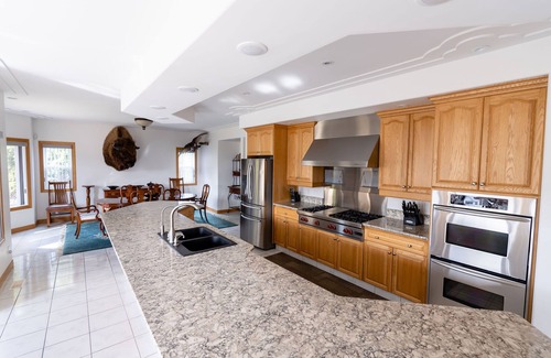 Okanagan-Similkameen House | 10 minutes from Penticton just off Skaha Lake, stunning views from Hot Tub!