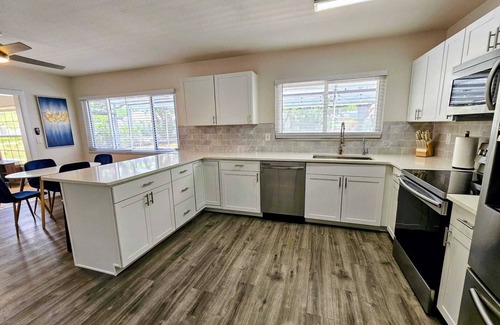North Port House | 10 minutes to Mineral Springs w/large Pool and Pet Friendly!