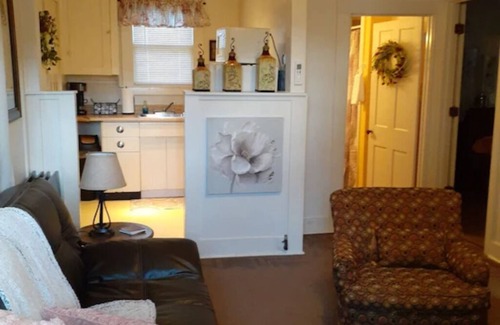 Mid America Cottage | 10 Minutes To Oaklawn - Two Bedroom #5 Right At The Water's Edge