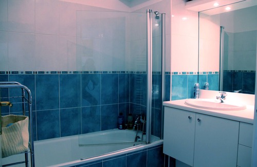 Saint-Laurent-du-Var Bed & Breakfast | 10 MN FROM NICE AIRPORT, SEA VIEW, CONTINUED ON TERRACE AND GARDEN