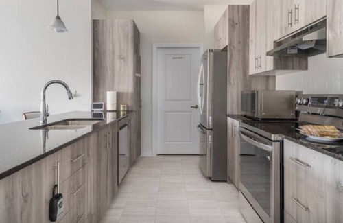 Niagara Falls House | 10 munities to Niagara falls in Ontario Canada, beautiful new home.