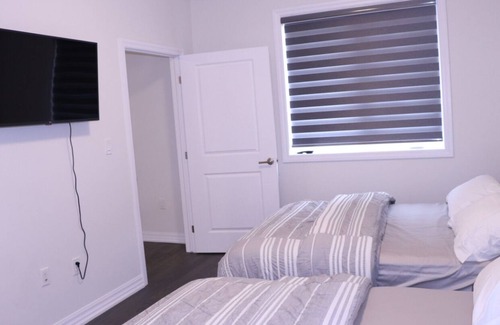 Niagara Falls House | 10 munities to Niagara falls in Ontario Canada, beautiful new home.