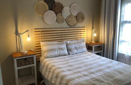 Edgemead Apartment | 10 On Ou Kraal