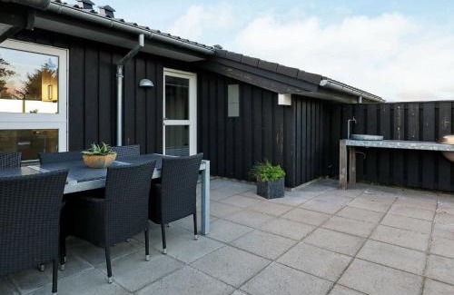 Trend House | 10 person holiday home in Løgstør