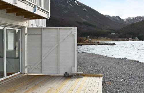 Haram House | 10 person holiday home in Brattvåg