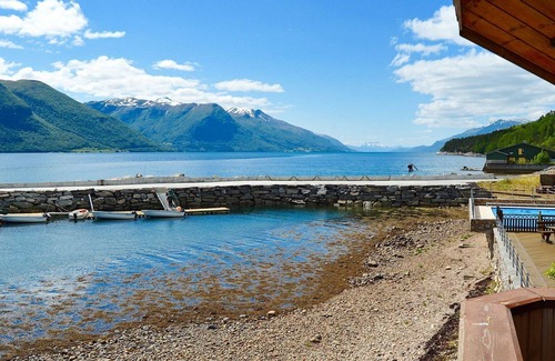 Eidsvag House | 10 person holiday home in EIDSVÅG