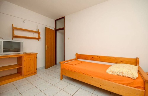 Cove Basina (Jelsa) Apartment | 100 m² Apartment ∙ 2 bedrooms ∙ 6 guests