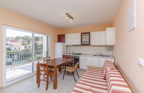 Cove Basina (Jelsa) Apartment | 100 m² Apartment ∙ 2 bedrooms ∙ 6 guests