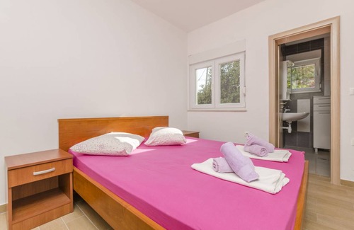 Cove Basina (Jelsa) Apartment | 100 m² Apartment ∙ 2 bedrooms ∙ 6 guests