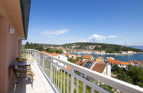 Island Hvar Apartment | 100 m² Apartment ∙ 3 bedrooms ∙ 6 guests