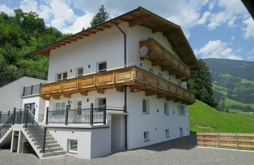 Laimach Apartment | 100 m² Apartment ∙ 4 bedrooms ∙ 8 guests