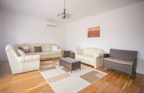 Buzet Apartment | 100 m² Apartment ∙ 2 bedrooms ∙ 4 guests