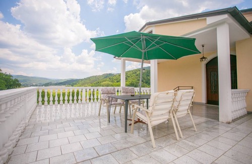 Buzet Apartment | 100 m² Apartment ∙ 2 bedrooms ∙ 4 guests