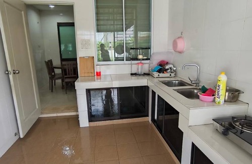 Kuching Bed & Breakfast | 100 m² Bed and breakfast ∙ 3 bedrooms ∙ 6 guests