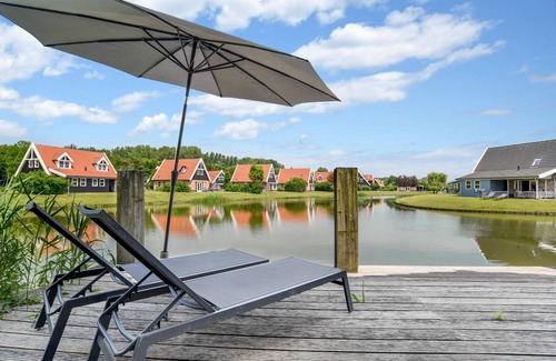 Biddinghuizen House | 100 m² Bungalow ∙ 2 bedrooms ∙ 4 guests