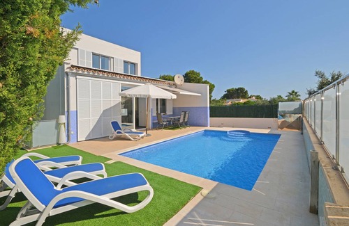 Son Serra de Marina Ski Chalet | 100 m² Chalet ∙ 3 bedrooms ∙ 6 guests