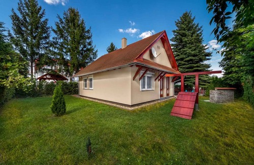Balatonmariafurdo House | 100 m² House ∙ 3 bedrooms ∙ 6 guests