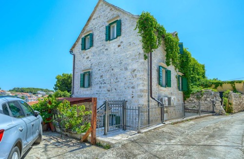 Sumartin House | 100 m² House ∙ 3 bedrooms ∙ 6 guests