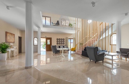 Archangelos House | 100 m² House ∙ 6 bedrooms ∙ 10 guests