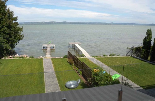 Balatonszarszo House | 100 m² House ∙ 3 bedrooms ∙ 6 guests