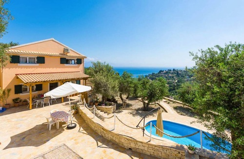 Koutsi Villa | 100 m² Villa ∙ 2 bedrooms ∙ 4 guests