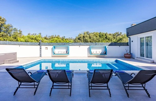 Pula Villa | 100 m² Villa ∙ 2 bedrooms ∙ 4 guests