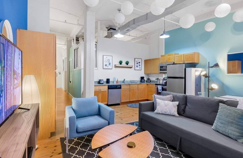 Downtown Apartment | 100 Year-Old Historic Brick 2BR Loft High Ceiling7