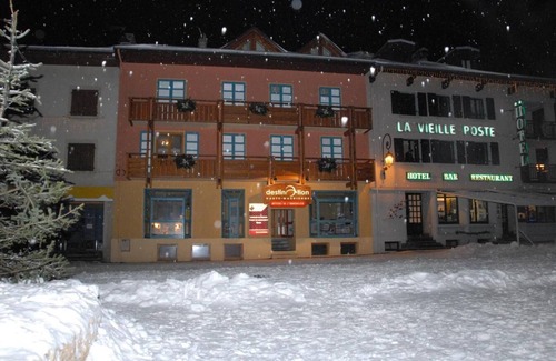 Val Cenis Apartment | 100m from ski slopes, 1st floor, balcony, fireplace or stove, tv, ski locker, 90m², Val Cenis