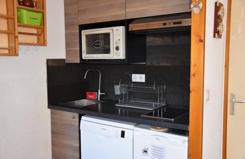 Pralognan-la-Vanoise Apartment | 100m from ski slopes, 2nd floor, balcony, tv, ski locker, 34m², Pralognan-la-Vanoise