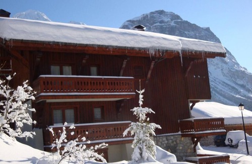 Pralognan-la-Vanoise Apartment | 100m from ski slopes, 1st floor, balcony, parking, tv, ski locker, 40m², Pralognan-la-Vanoise
