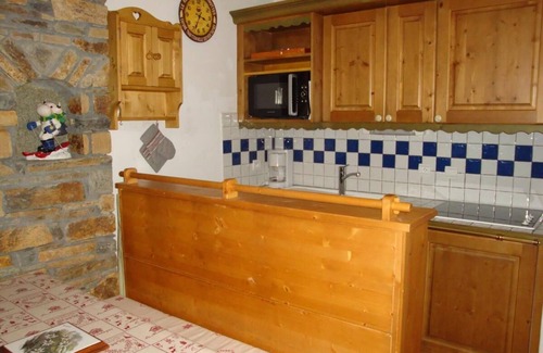 Pralognan-la-Vanoise Apartment | 100m from ski slopes, 2nd floor, terrace, parking, tv, ski locker, 44m², Pralognan-la-Vanoise