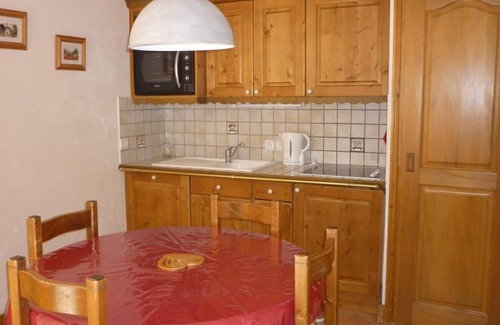 Pralognan-la-Vanoise Apartment | 100m from ski slopes, 2nd floor, balcony, tv, ski locker, 40m², Pralognan-la-Vanoise