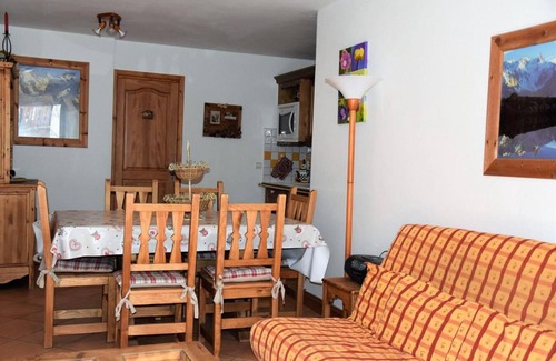 Pralognan-la-Vanoise Apartment | 100m from ski slopes, terrace, tv, ski locker, 48m², Pralognan-la-Vanoise