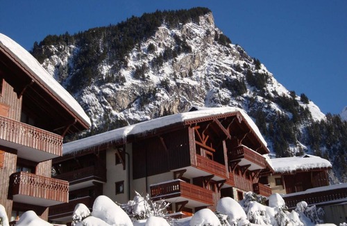 Pralognan-la-Vanoise Apartment | 100m from ski slopes, terrace, tv, ski locker, 50m², Pralognan-la-Vanoise