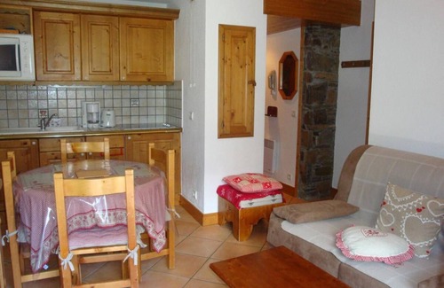 Pralognan-la-Vanoise Apartment | 100m from ski slopes, terrace, tv, ski locker, 32m², Pralognan-la-Vanoise