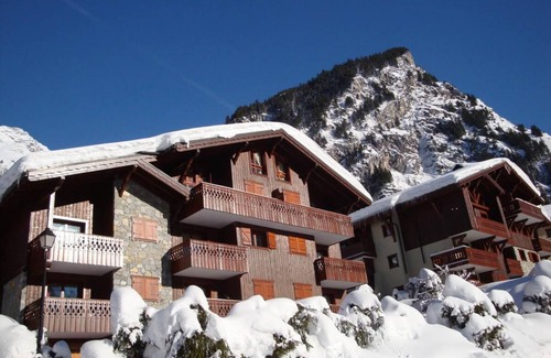 Pralognan-la-Vanoise Apartment | 100m from ski slopes, terrace, tv, ski locker, 32m², Pralognan-la-Vanoise