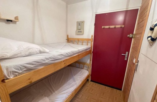 Pra Loup Apartment | 100m from shops, 2nd floor, balcony, tv, 17m², Pra Loup