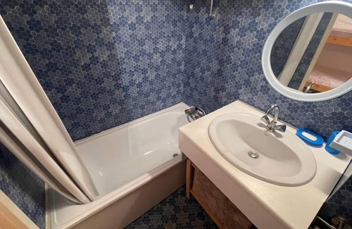 Pra Loup Apartment | 100m from shops, 2nd floor, balcony, tv, 17m², Pra Loup