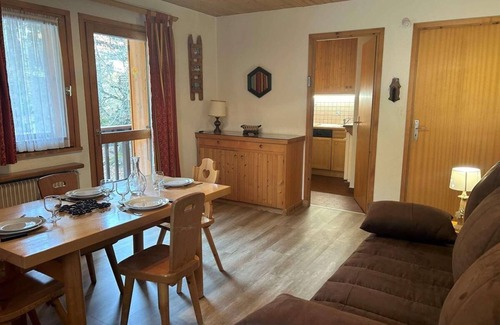 Meribel Apartment | 100m from ski slopes, 3rd floor, balcony, tv, ski locker, 41m², Méribel