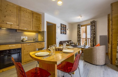 Les Brevieres Apartment | 100m from ski lifts, fitness, swimming pool, sauna, hammam, balcony, tv, 67m², Tignes