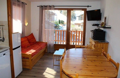 La Joue du Loup Apartment | 100m from ski lifts, 2nd floor, balcony, tv, 42m², La Joue du Loup