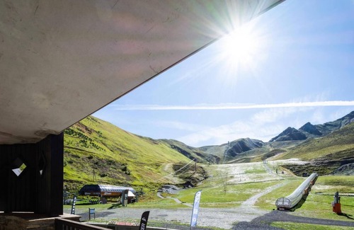 Peyragudes Apartment | 100m from ski slopes, 1st floor, view valley, parking, tv, ski locker, 37m², Peyragudes