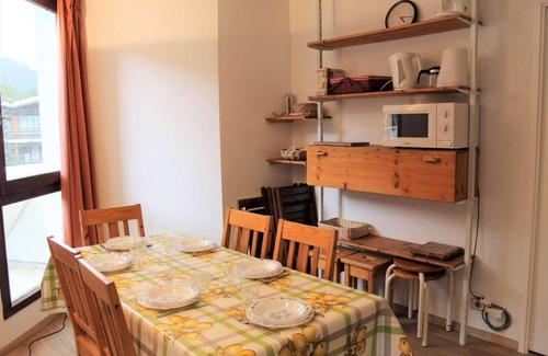 Les Claux Apartment | 100m from ski slopes, 1st floor, balcony, tv, ski locker, 55m², Vars